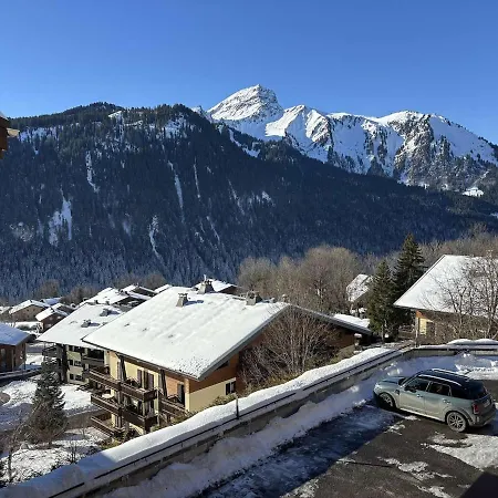 Yeti 6 N° 8 : Renove Au Petit Διαμέρισμα Châtel