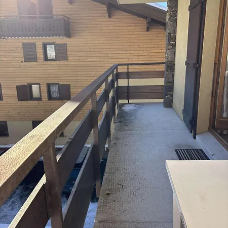 Yeti 6 N° 8 : Renove Au Petit Châtel