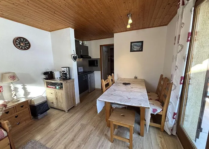 Yeti 6 N° 8 : Renove Au Petit * Châtel